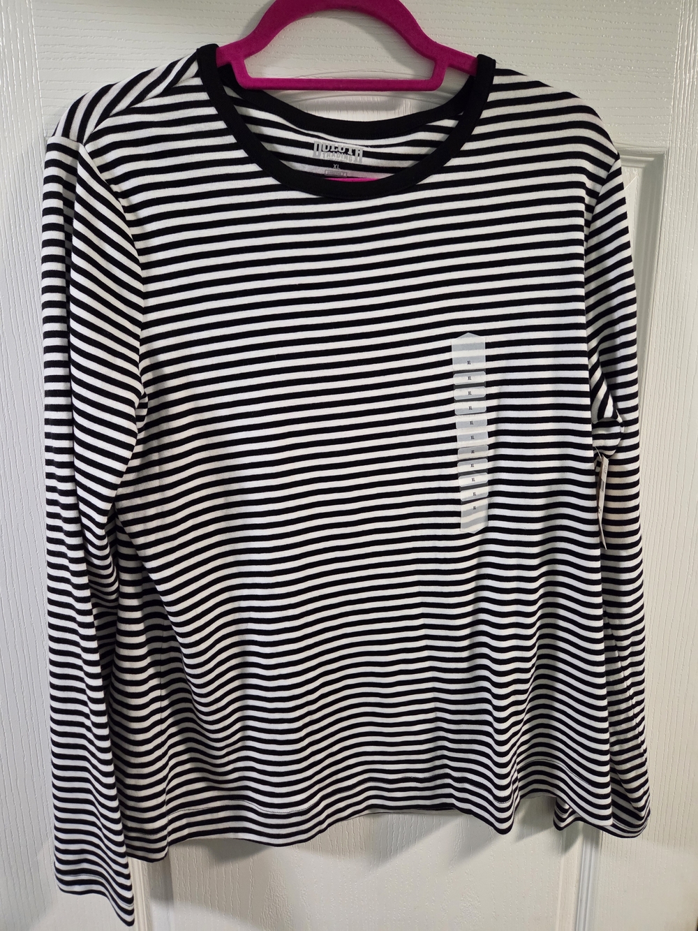 Duluth Trading Co Longtail Black & White Striped Long Sleeve Tee- Size XL - Picture 2 of 8